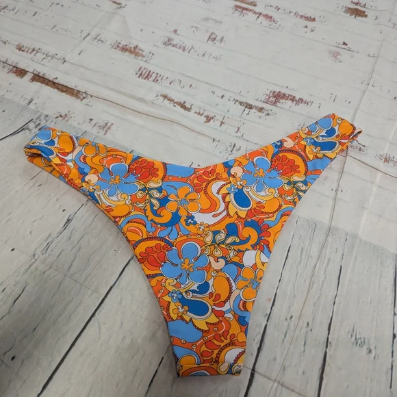 Kulai Kinis Bikini Cheeky Bottom. - Picture 5 of 7